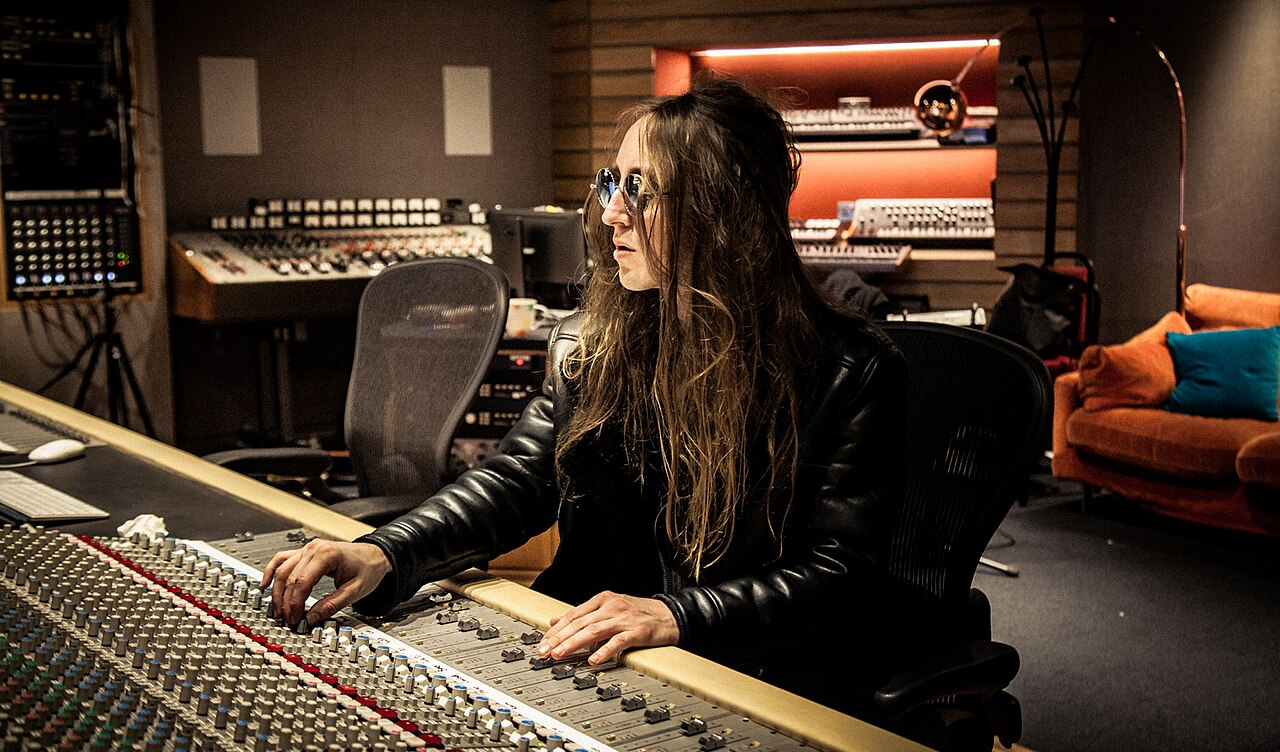 Oasis, Charli XCX Lead Abbey Road Photo Awards Shortlist