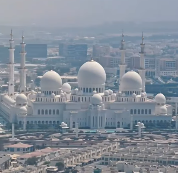Dubai Beyond the Skyline Tower, Dunes and Souk Gold