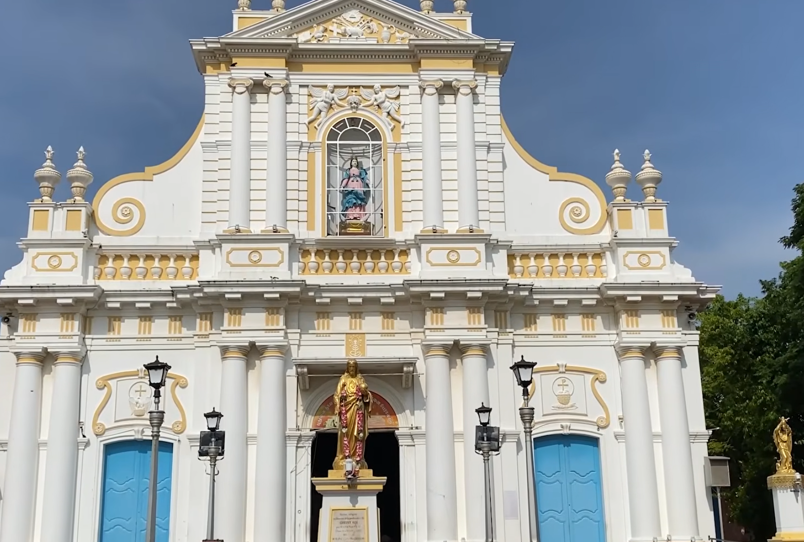 Pondicherry French Quarter, Auroville and Seaside Cafes