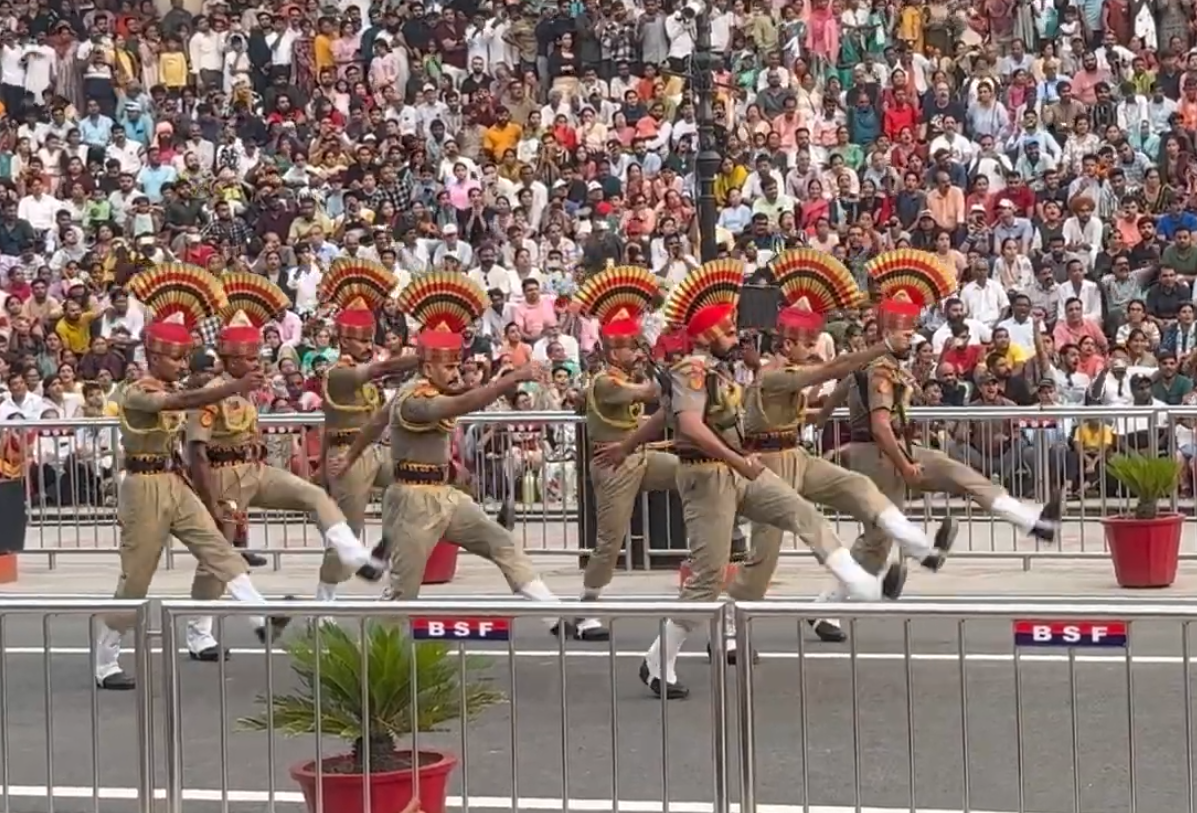 Amritsar Awakening Golden Temple, Wagah Roar and Punjabi Feasts
