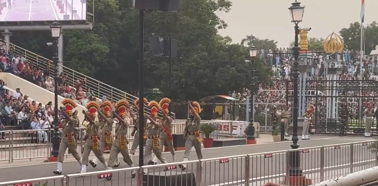 Amritsar Awakening Golden Temple, Wagah Roar and Punjabi Feasts