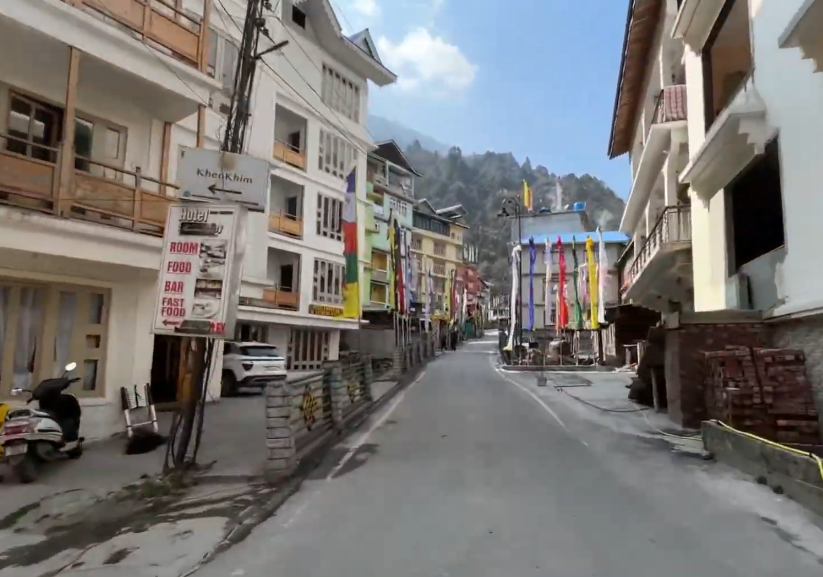 Gangtok & North Sikkim Monasteries, Lakes and the Permit Trail