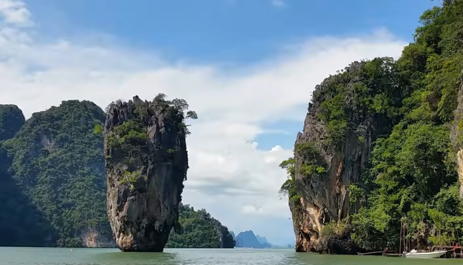 Bali vs Phuket Which Beach Holiday Fits You Best?