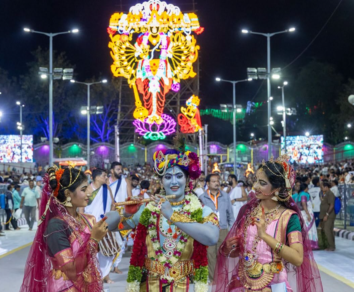 తిరుమల చంద్రప్రభ వాహనసేవలో 453 మంది కళాకారుల ప్రదర్శనలు