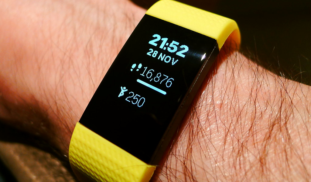 Luna Band Ships Worldwide at Rs. 13,999 With No Subscription