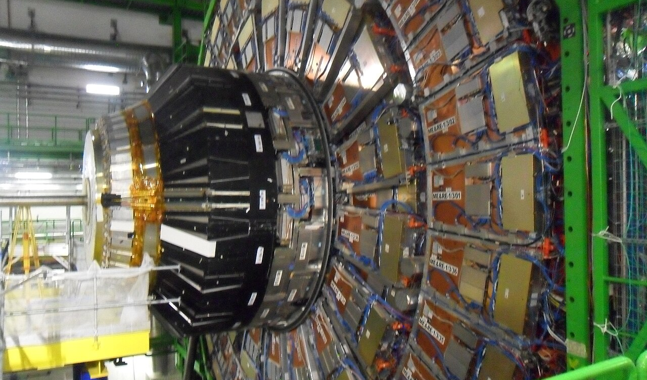 Students Build $100 Handheld Muon Detector for Space Particles