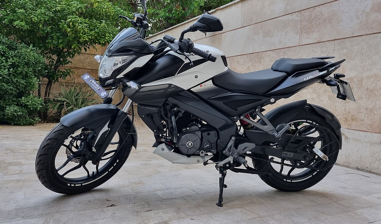 Autologue Reimagines Bajaj Pulsar NS400Z as a Faired RS400