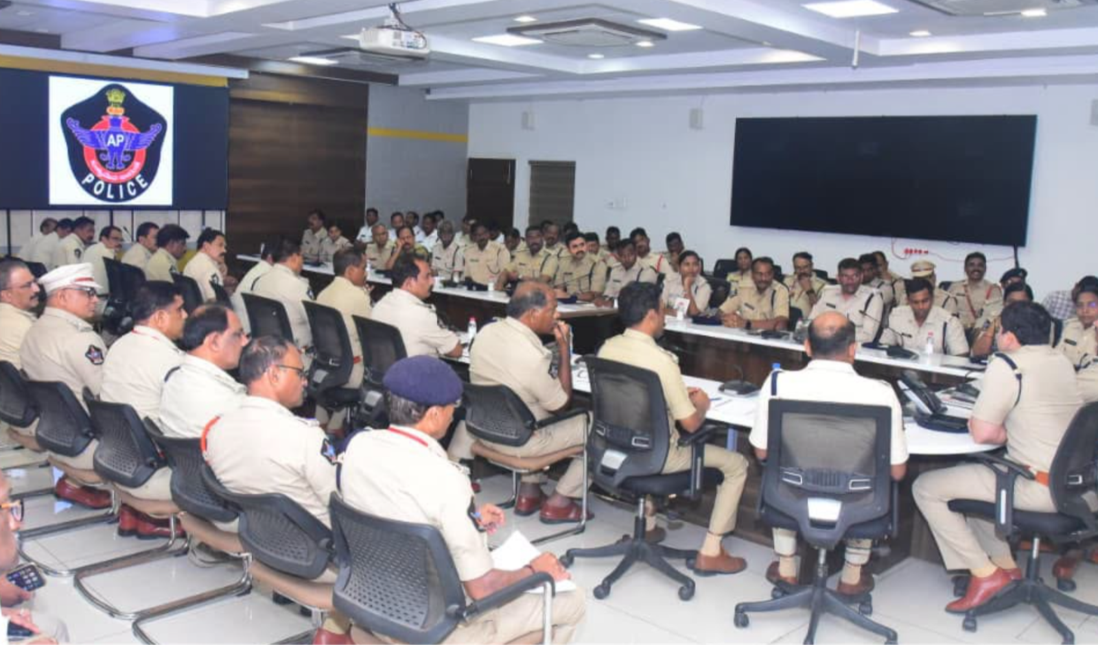 Vijayawada Police Strengthen Security for Moola Nakshatram Priority for Ordinary Devotees
