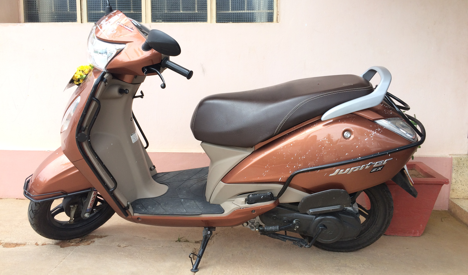 TVS Jupiter Spectral Dual Tone New Color-Shifting Variant Launches
