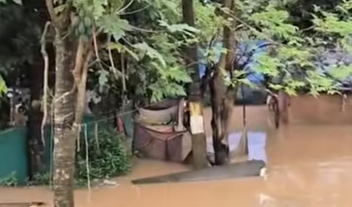 Odisha CM Tours Flood Zones as 1 Lakh Move to Relief Camps
