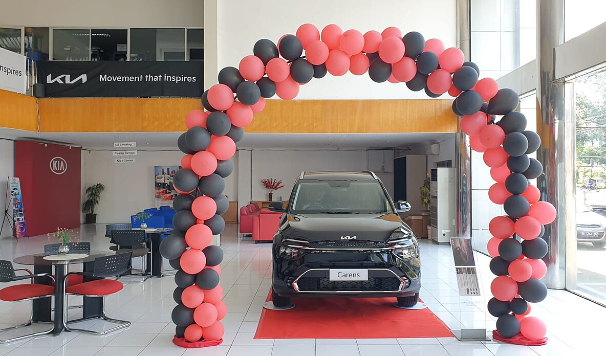 Kia Adds Cheaper Automatic Carens Clavis Variants in India