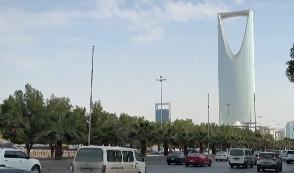 Saudi Arabia Weighs Offensive Against Houthis in Red Sea Risks Rise