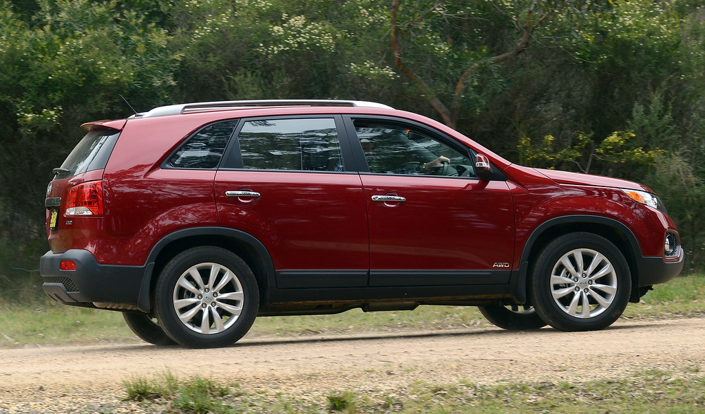 Kia Sorento Spotted at Dealer Yard Ahead of Sept 4 India Launch