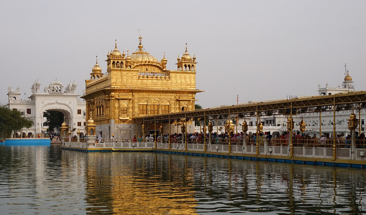 Amritsar Awakening Golden Temple, Wagah Roar and Punjabi Feasts