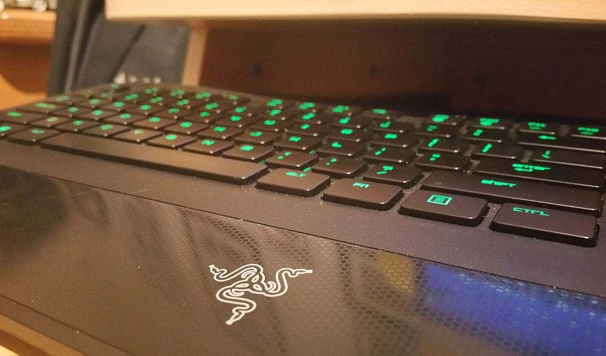 Razer DeathStalker V2 Pro TKL Drops to $130 at Woot
