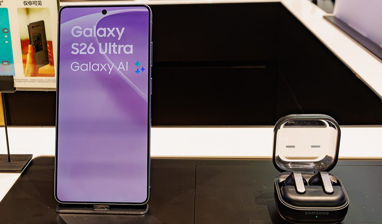 iPhone 17, Pixel 11, Galaxy S26 Lead Compact Phones in India
