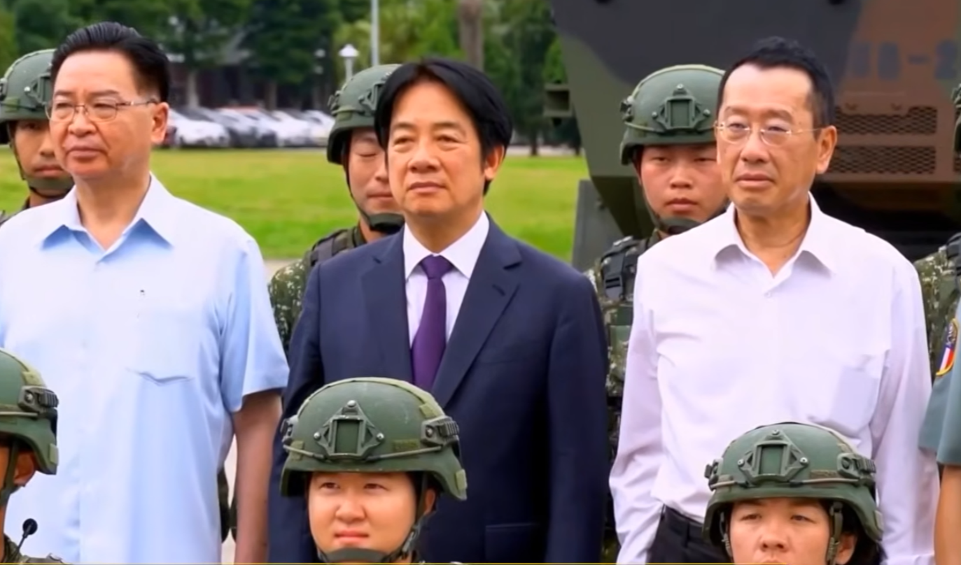 Xi Likely to Press Trump on Taiwan Arms Sales, Scholars Say