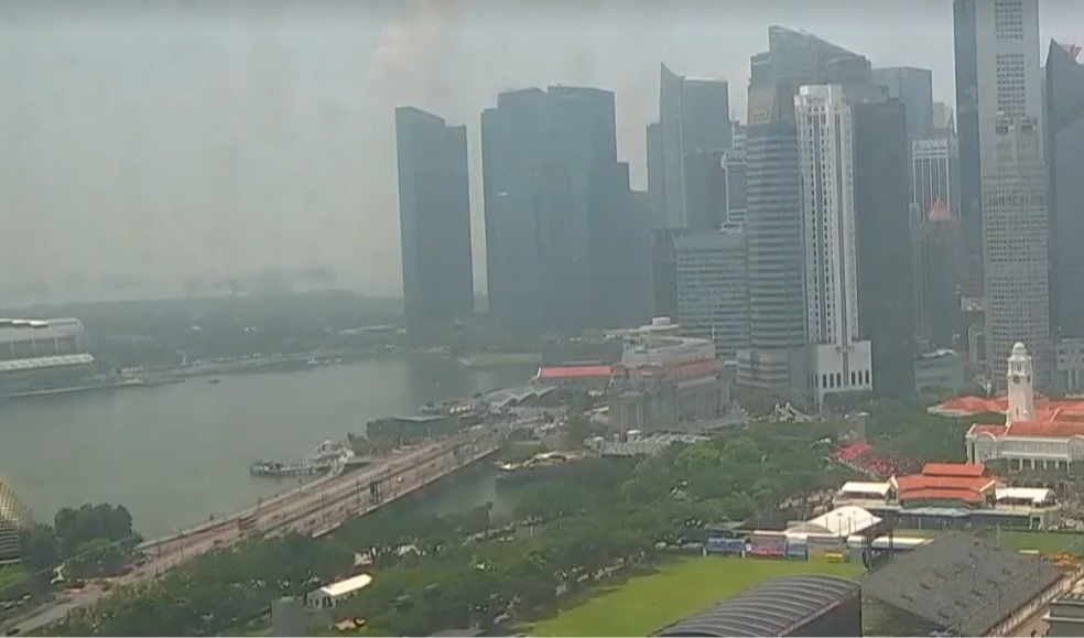 Singapore F1 Week Draws Global Business Leaders as Haze Raises Concern