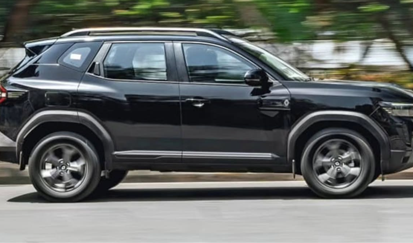 Renault Duster Strong Hybrid Launched at ₹16.99 Lakh
